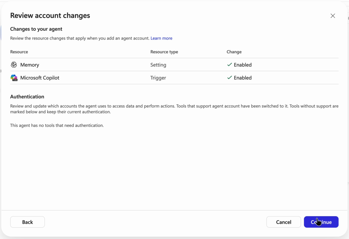Dialog Review account changes in Copilot Studio: Memory als Einstellung und Microsoft Copilot als Trigger werden eingeschaltet, darunter der Abschnitt Authentication